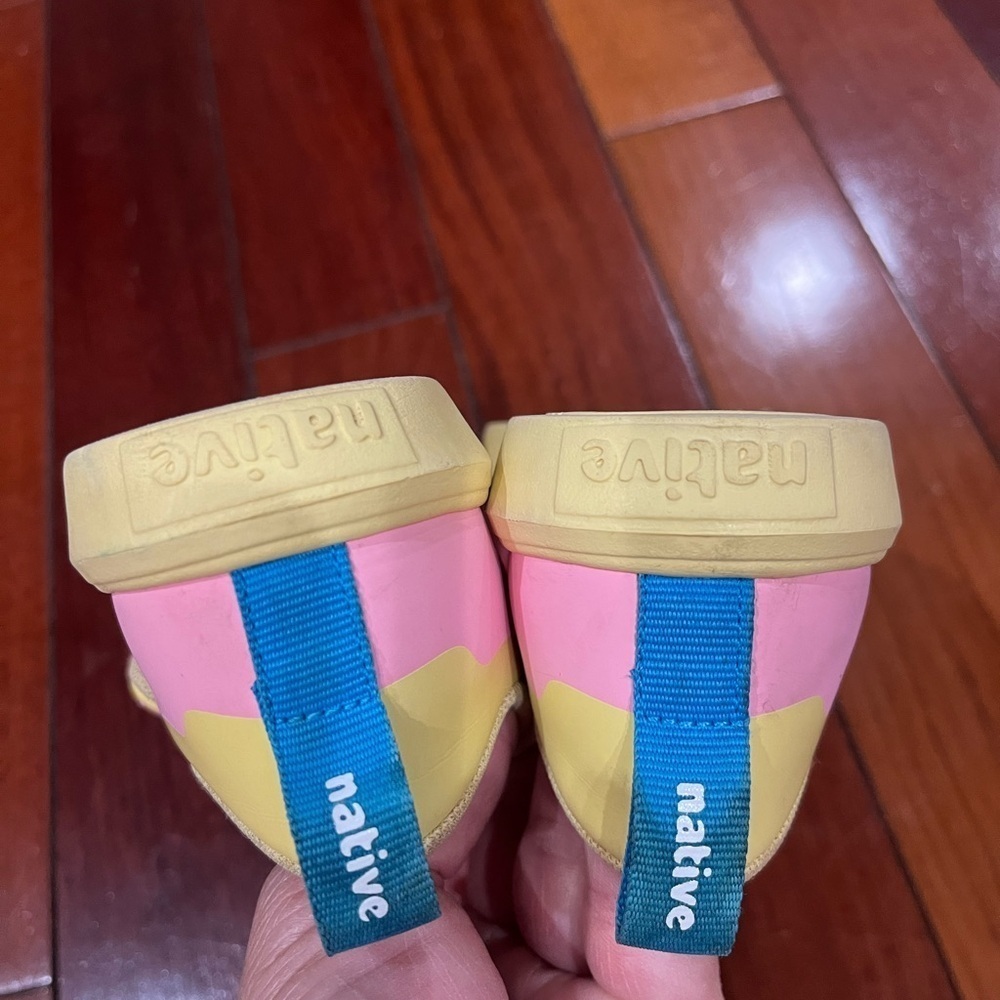 Native Little Miss Sunshine Pink Sneakers-Size 9 in pink - Picture 8 of 10